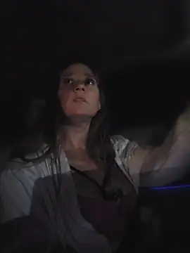 SkyelarSomer - 🤫Play with Pussy Friend can see 👀