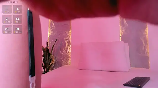 Dolly_Harrington - Show ass + Spanks