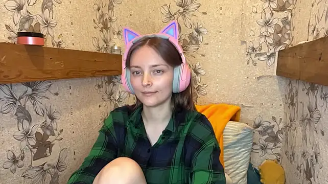 EmyMiu - Kitty pose + meow meow