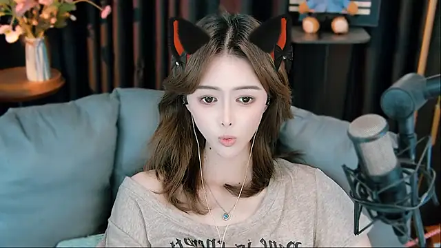 Ava-bady - 生活奇奇怪怪，我要可可耐耐~换睡衣深蹲15下~