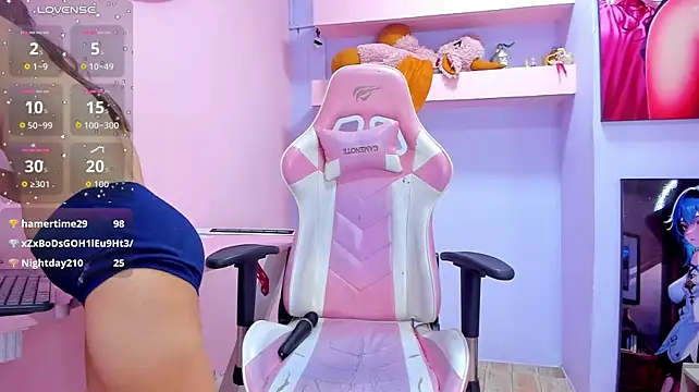 CharlotteMuller - show ass
