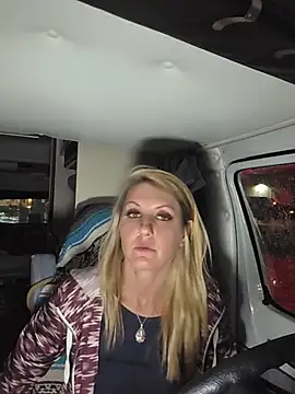 SheIsSomething - Squirt outside in parking lot