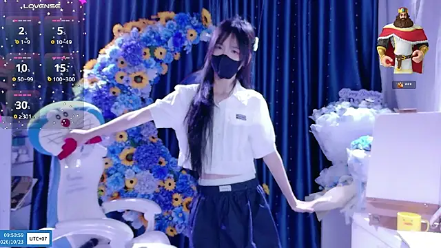 Your-Sunshinee - dancing with a fan