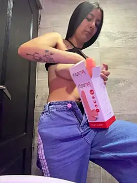Im_Danna_LS - dildo in pussy
