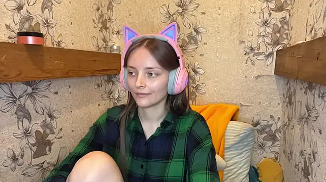EmyMiu - Kitty pose + meow meow