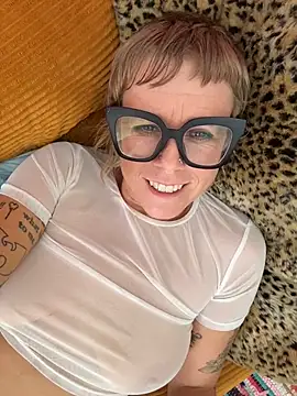 Goodgirlbabydoll - Up close clit play!