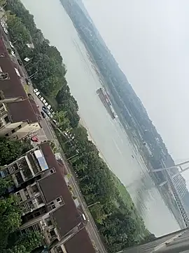 Love-yiyi - 全裸二分钟