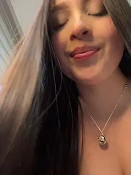Angel_sweet_v - Suck dildo in toples