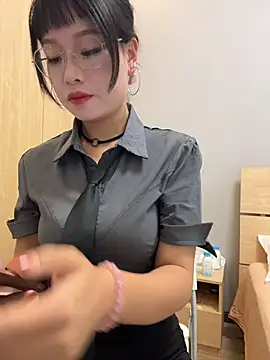 Xianyu-ss - 挑战任务：想办法 让表哥 摸自己胸，不是剧情