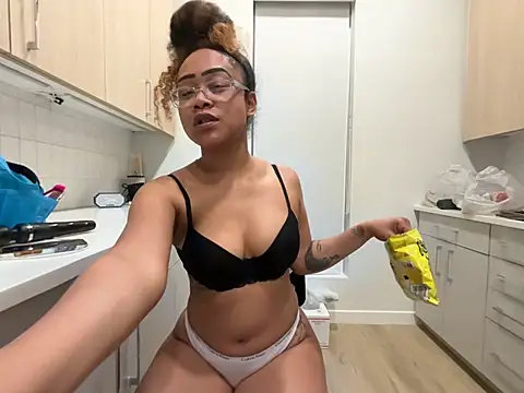 ReeseZen - Flash, spread pussy& add lush in