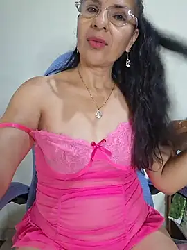 Natasha_50 - saliva on my tits