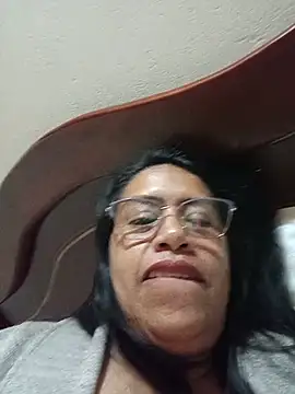 Emilif_ - Montar Almohada + Fingir Orgasmos