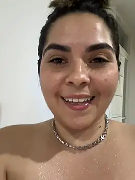 Bella_luna12 - milk in my tits