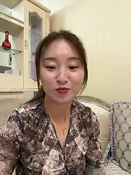 Lianer_520 - 平台首秀，希望哥哥们多多支持莲儿！