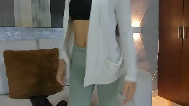 Lucia_jane - flash ass + oil 🍑