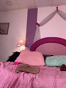 Stephanie_golden1 - fingert in pussy