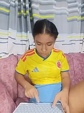 Paola_perez2007 - desnudo total con metida de dedos