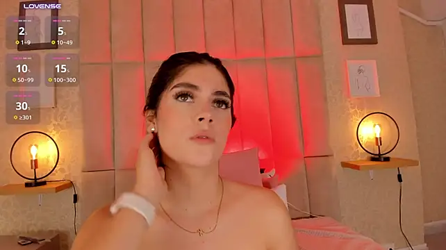 Amy-Saenz - get fullly naked and rub my clit