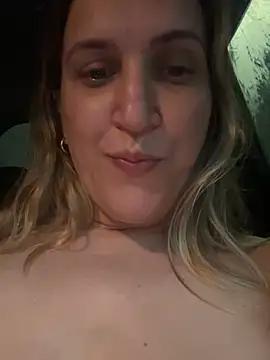 Bia_sexynovaes - Bia quica de 4 e 💦no pau dentro do 🚗