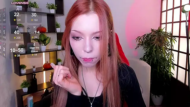 Star_Tarra - eye contact close+lick my lips😜