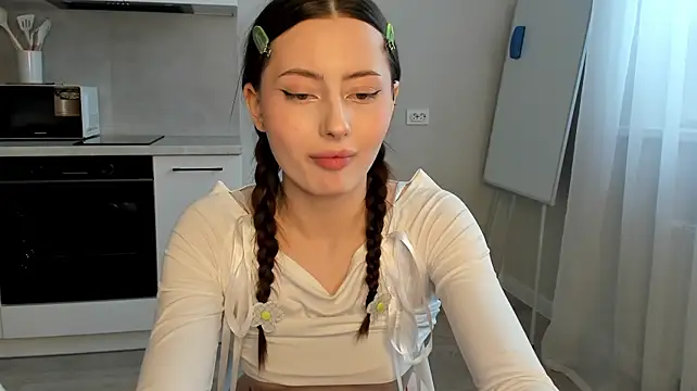 Sweeety_muse - Squeeze butt