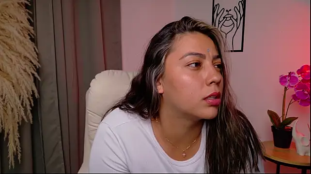 Zara_Nova - Lick dildo slowly