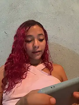 Littlehoney00 - Bem gostosa com consolo 🤤