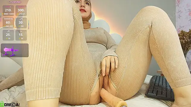Dalilasaadi_ - glass plug on ass