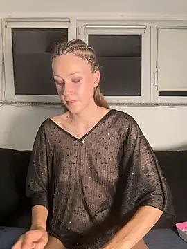 Laurasommer - Naked + 5 min toy Control