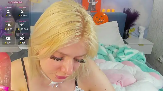 Kate_Krose - MASTURBATION THROUGH PANTIES