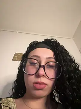 Queenlo_xxx - gagne 2 vidéos très HARD🥵