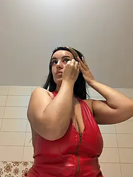 EdithQuillian - Leather covered curves dance