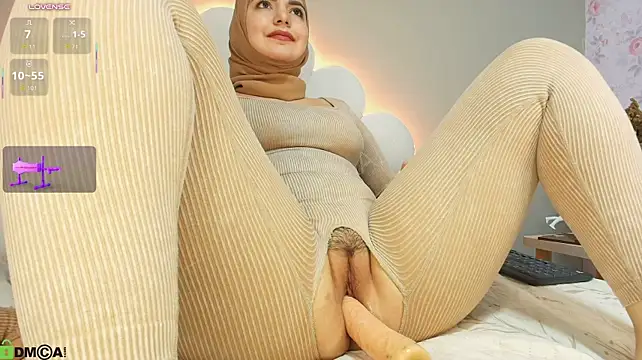 Dalilasaadi_ - glass plug on ass