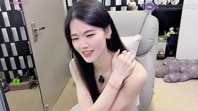 Yueyue-MM - 假男友摩擦妹妹1分钟