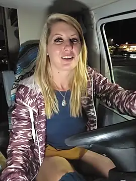 SheIsSomething - Squirt outside in parking lot