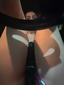Bia_sexynovaes - Bia quica de 4 e 💦no pau dentro do 🚗