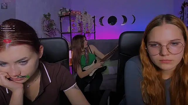 Isabel_wave - show ass 2 girls