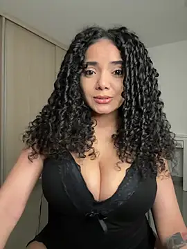 Curlyierr - UNDRESS AND GET NAKED