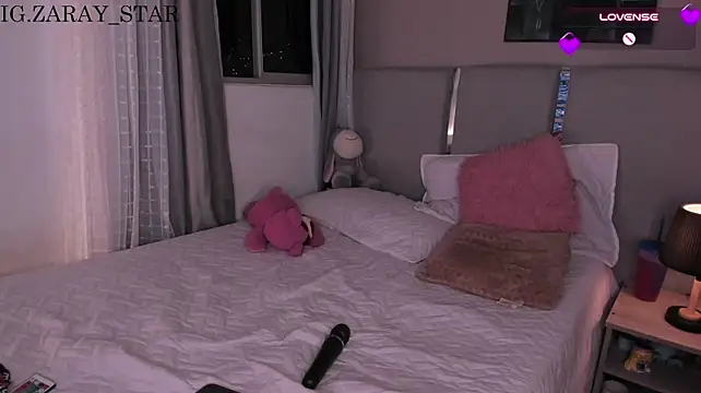 Zaray_star - full naked