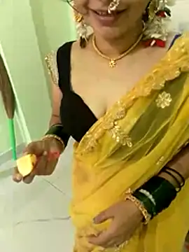 Komal_Bhabhi4u - Pussy fingering 3 minutes