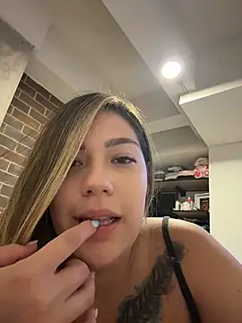 Latina_vanessa - Take off 👚