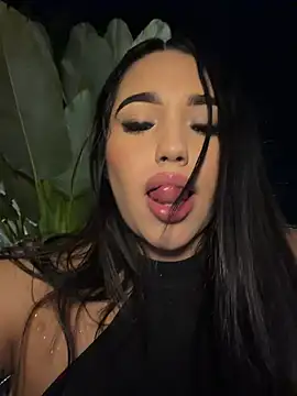 SofiaWildee - Spank my pussy