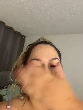 Sara_smiiith211 - public breast exhibition