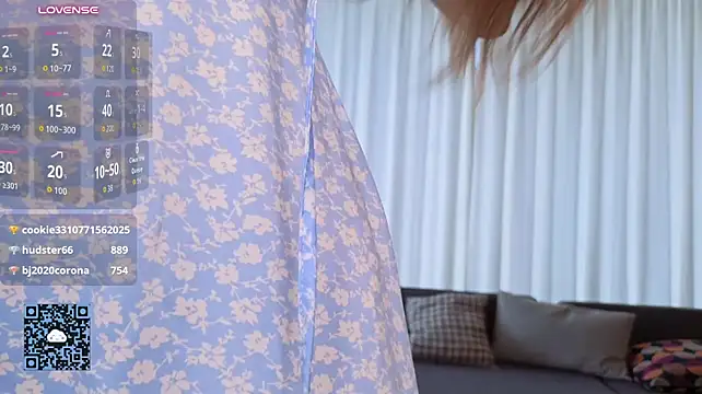 AliciaBrooks - show my panty