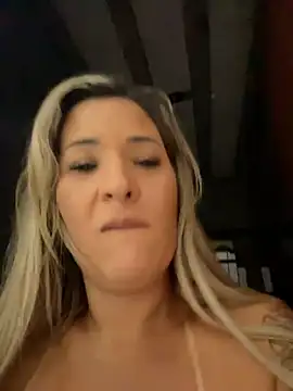 Lindinha-sexy - tomando banho!!!!!