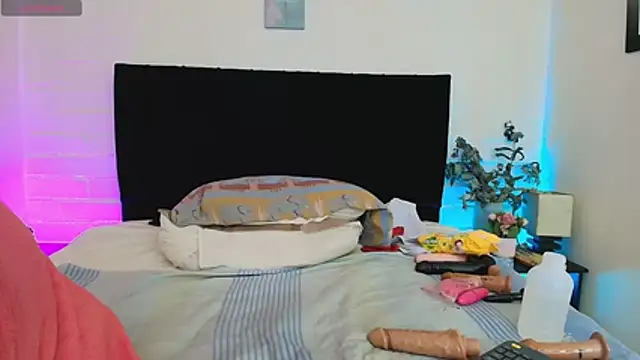 QueenMatturex - finger in my pussy