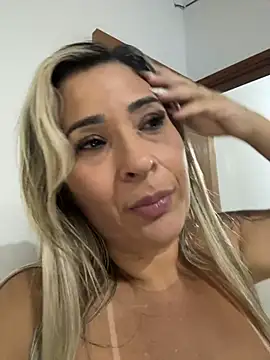 Lindinha-sexy - tomando banho!!!!!