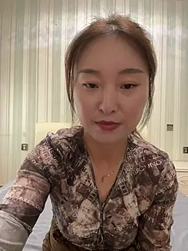 Lianer_520 - 平台首秀，希望哥哥们多多支持莲儿！