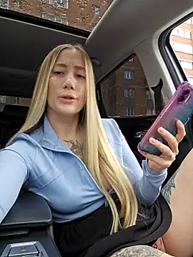 SvetLive - Big squirt in car 💦💦💦
