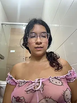 Gia_cutee - show your tits